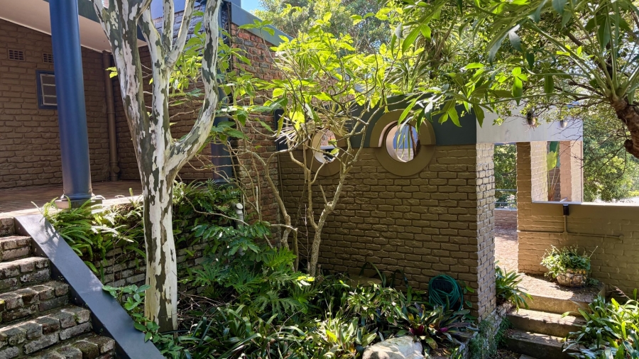 To Let 4 Bedroom Property for Rent in Bonza Bay Eastern Cape